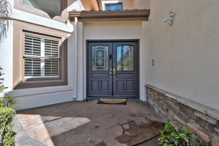 09_f8_691_Larchmont_St_092418_009_mls