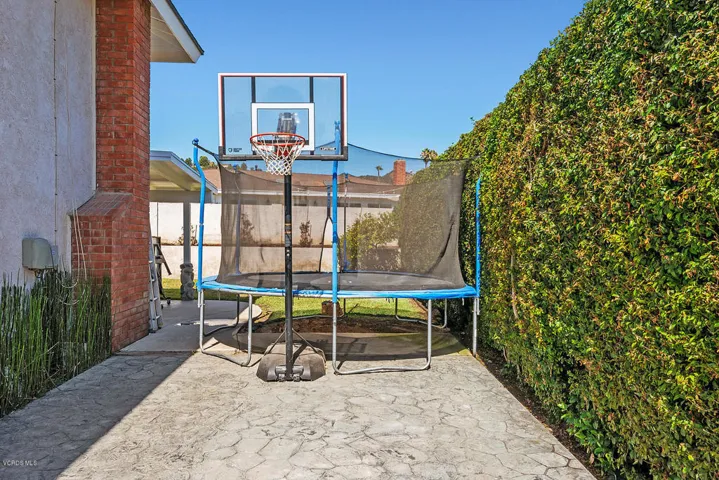 157 Fallbrook Ave Newbury Park-large-036