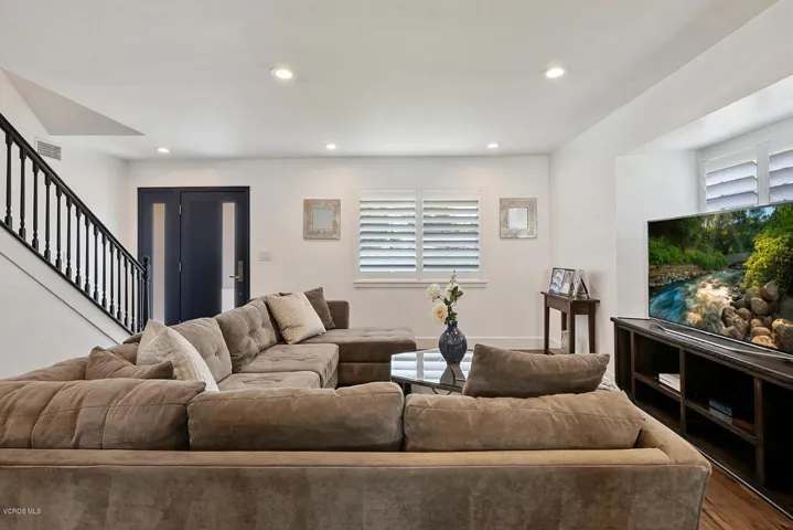 157 Fallbrook Ave Newbury Park-large-006
