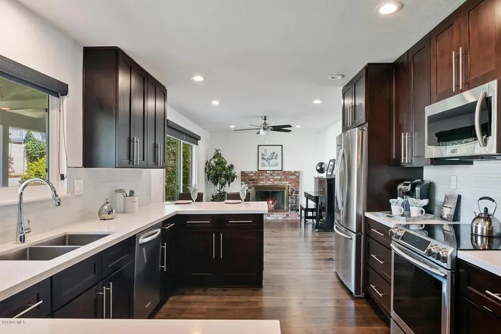 157 Fallbrook Ave Newbury Park-large-011
