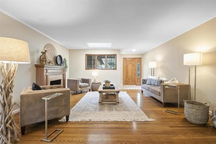 1865 Farndon Avenue, Los Altos, California 94024
