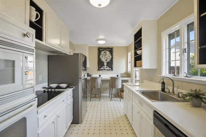 1865 Farndon Avenue, Los Altos, California 94024