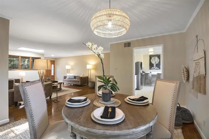 1865 Farndon Avenue, Los Altos, California 94024