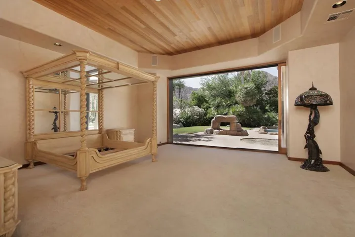 Fernando Master Bedroom