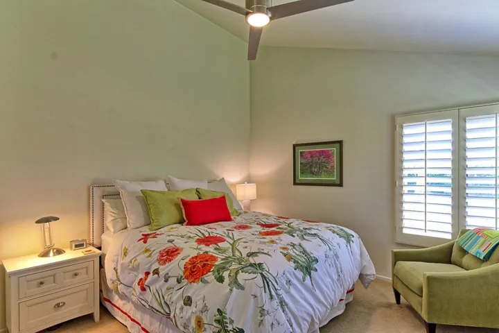 DSC_9976_77_78_79_80_easyHDR-interior2