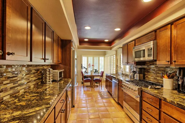 DSC_0102_3_4_5_6_easyHDR-interior3