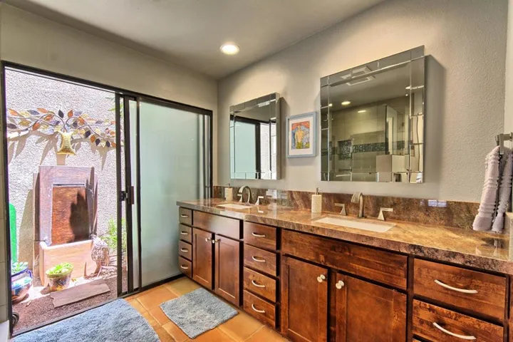 DSC_0012_3_4_5_6_easyHDR-interior2