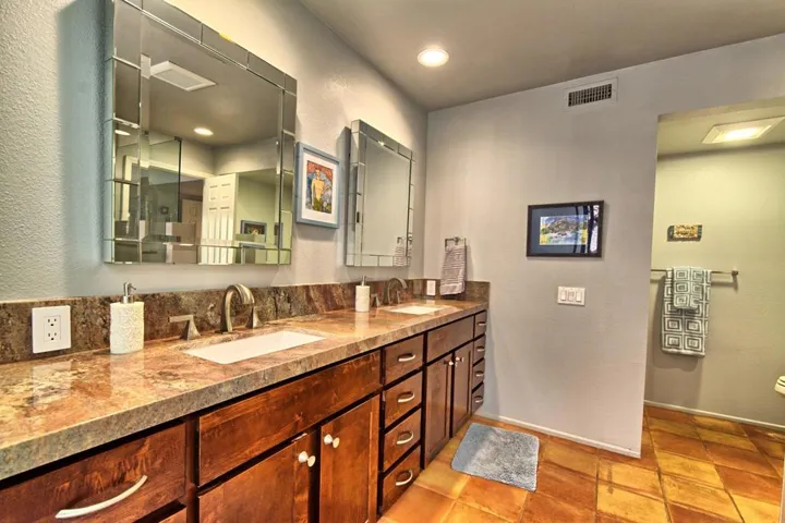 DSC_0007_08_09_10_11_easyHDR-interior2