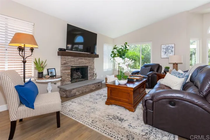 1589 Green Oak Rd, Vista, California 92081