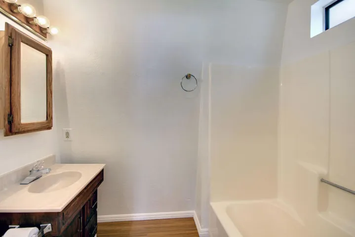 bedroom-as-bathroom_50226050723_o