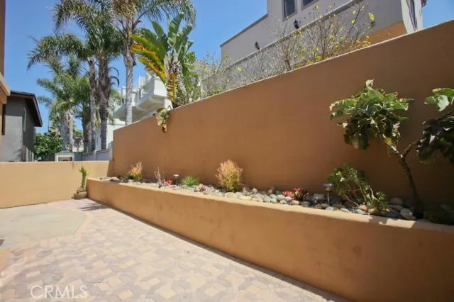 622 N Juanita Avenue B, Redondo Beach, California 90277