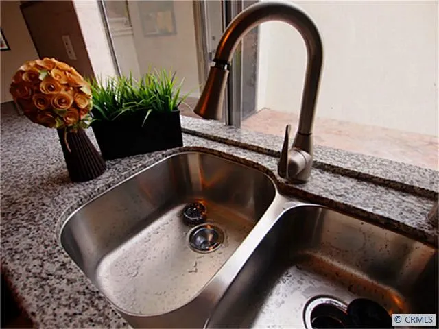 Stainless steel sink under mounted