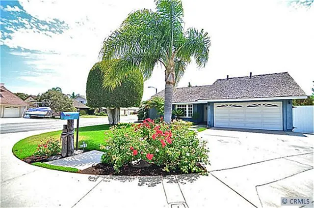 17832 Alfawn Circle, Huntington Beach, California 92649