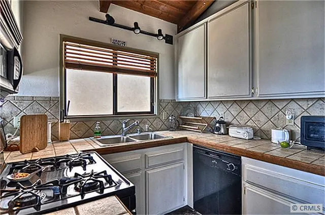 2760 Highland Way, Laguna Beach, California 92651