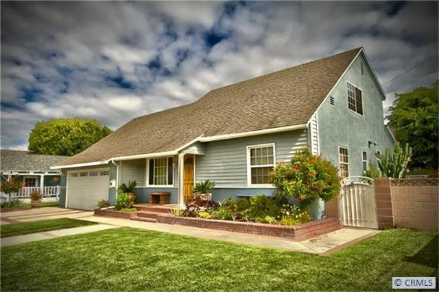 Fabulous Traditional curb appeal!