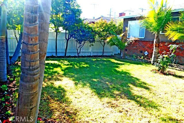 2325 Walgrove Avenue, Los Angeles, California 90066