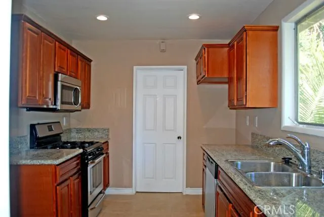 2325 Walgrove Avenue, Los Angeles, California 90066