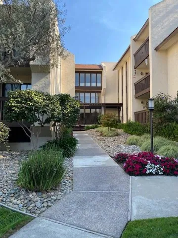 226 W Edith Avenue 13, Los Altos, California 94022