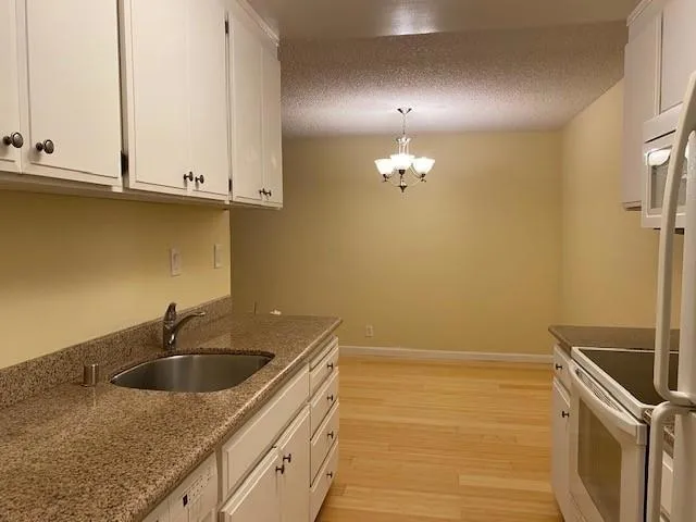 226 W Edith Avenue 13, Los Altos, California 94022