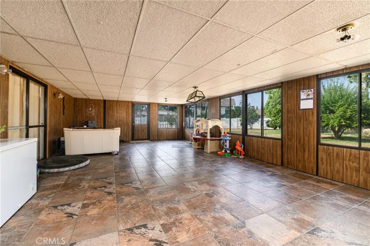 Bonus covered patio / sun room