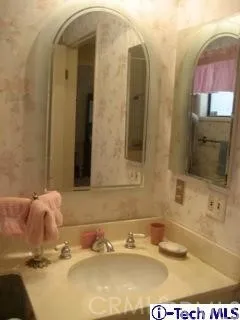 234 N Kenwood Street 103, Glendale, California 91206