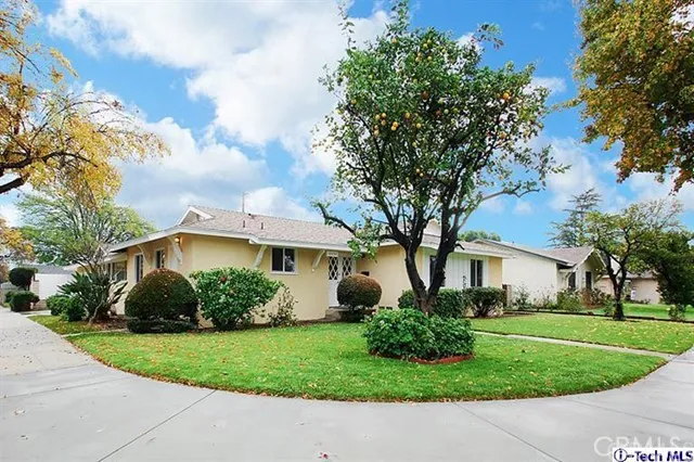 10452 Woodley, Granada Hills, California 91344