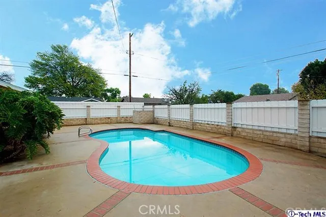 10452 Woodley, Granada Hills, California 91344