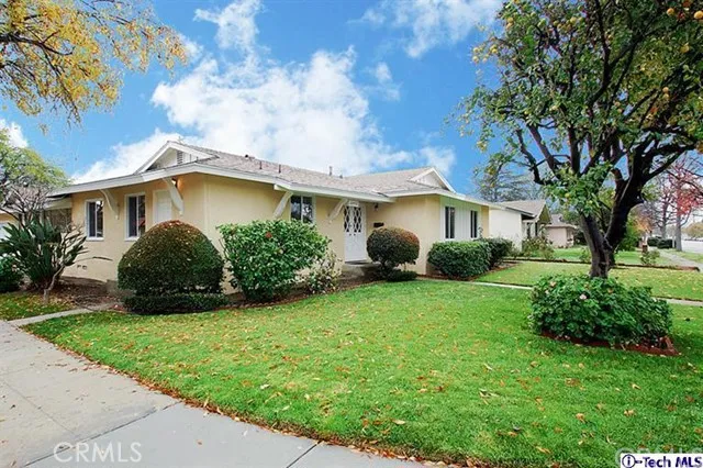 10452 Woodley, Granada Hills, California 91344