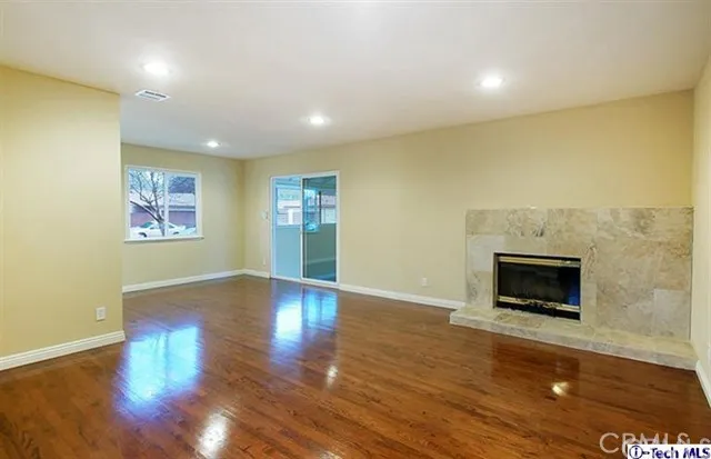 10452 Woodley, Granada Hills, California 91344
