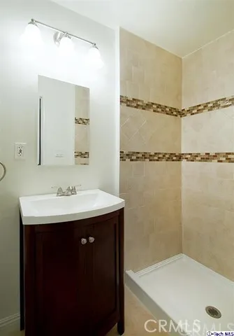 10452 Woodley, Granada Hills, California 91344