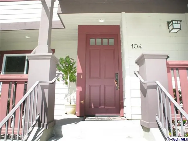 6300 Honolulu 104, La Crescenta, California 91214