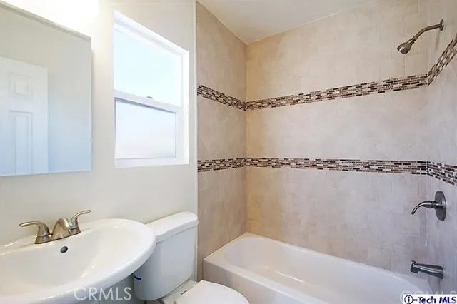 8100 Teesdale, North Hollywood, California 91605