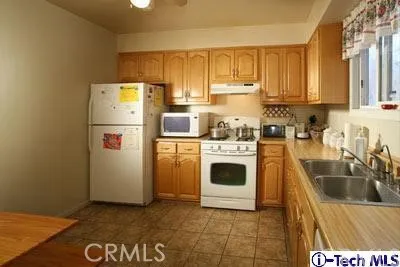 930 E Glenoaks Boulevard, Glendale, California 91207