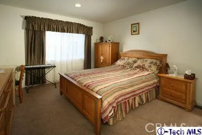 930 E Glenoaks Boulevard, Glendale, California 91207