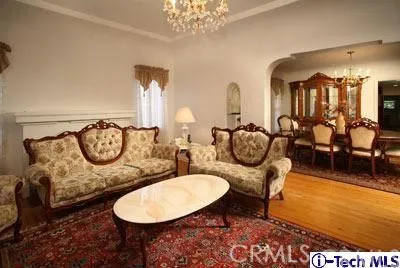 930 E Glenoaks Boulevard, Glendale, California 91207