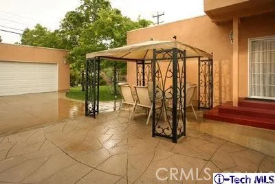 930 E Glenoaks Boulevard, Glendale, California 91207