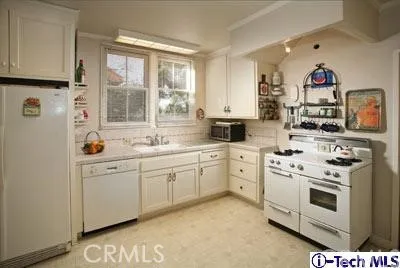538 E Cypress Street, Glendale, California 91205