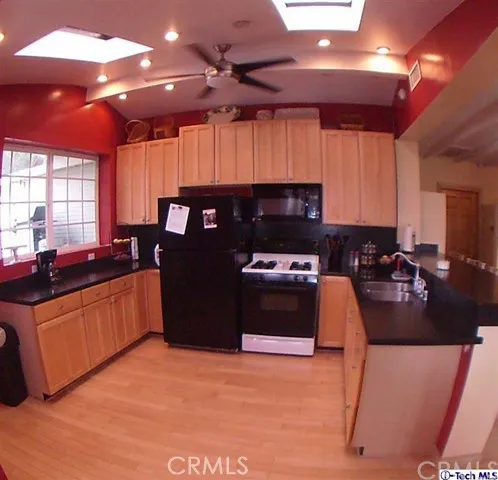 10146 Fernglen, Tujunga, California 91042
