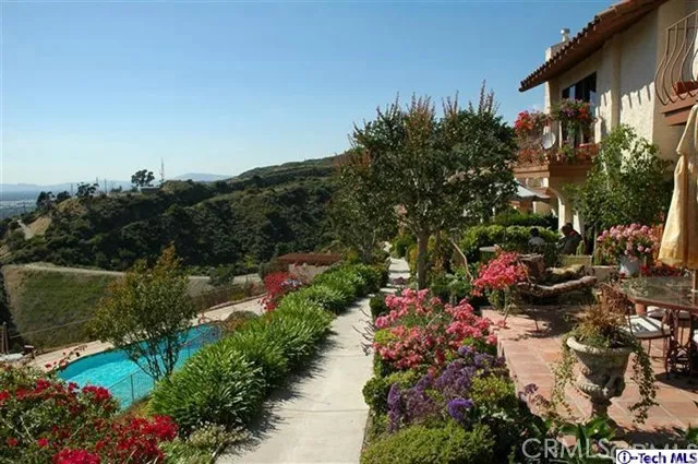 1717 Camino De Villas, Burbank, California 91501