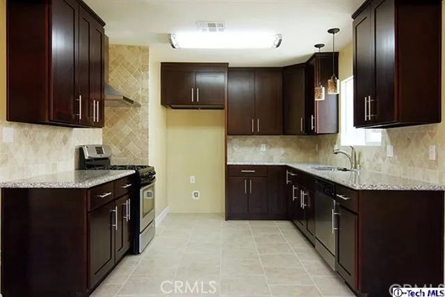 9826 Orion, North Hills, California 91343