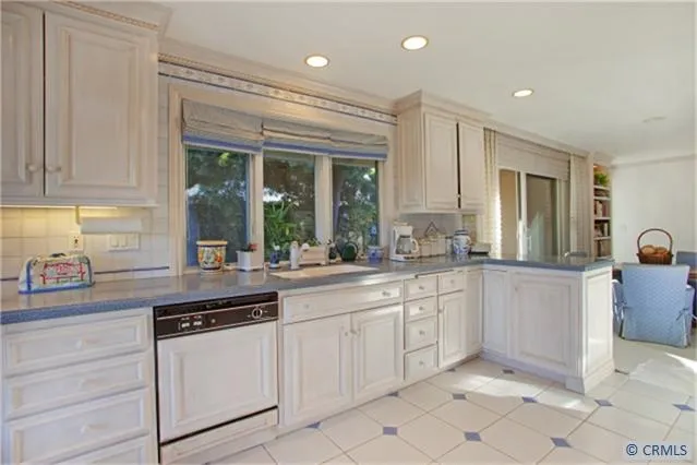 1836 Galaxy Drive, Newport Beach, California 92660