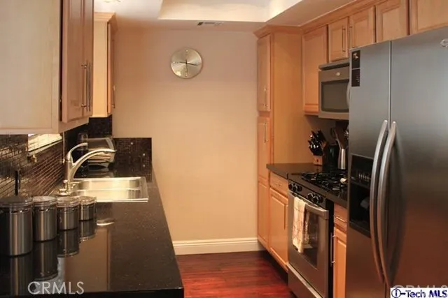 5242 Kester 5, Sherman Oaks, California 91411