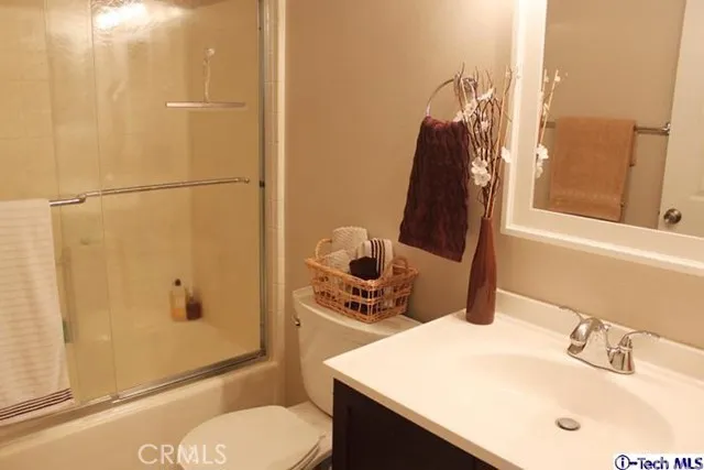 5242 Kester 5, Sherman Oaks, California 91411