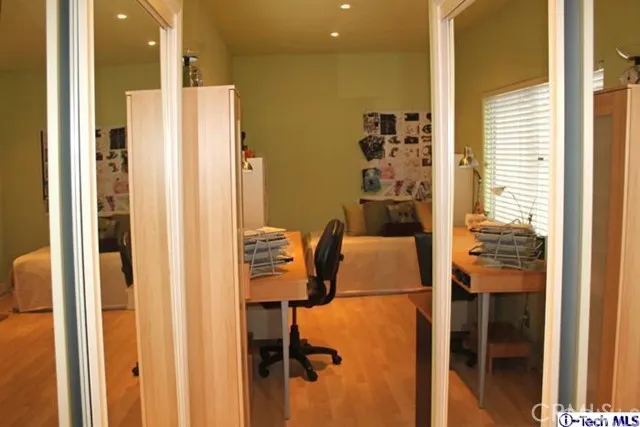 5242 Kester 5, Sherman Oaks, California 91411
