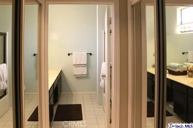 5242 Kester 5, Sherman Oaks, California 91411