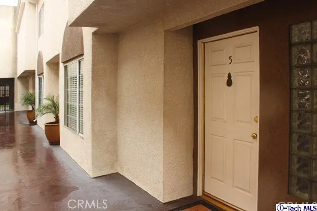 5242 Kester 5, Sherman Oaks, California 91411