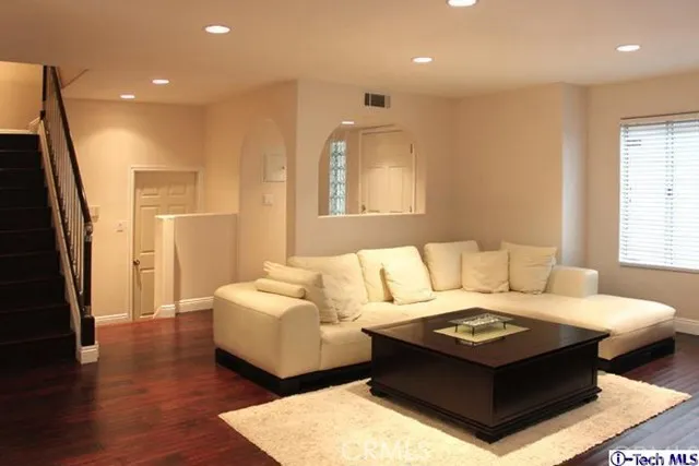 5242 Kester 5, Sherman Oaks, California 91411