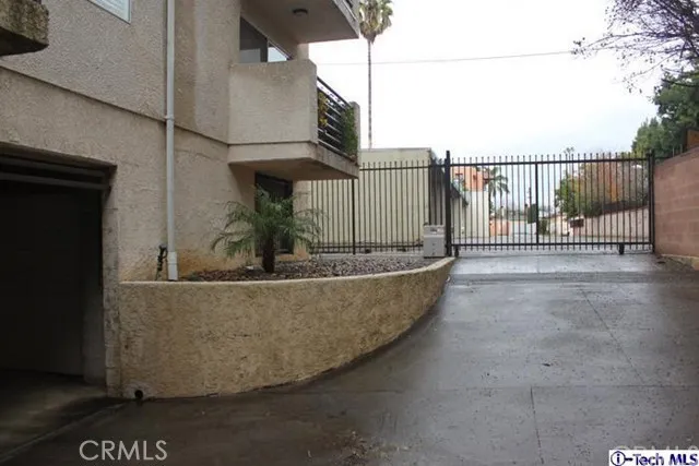 5242 Kester 5, Sherman Oaks, California 91411