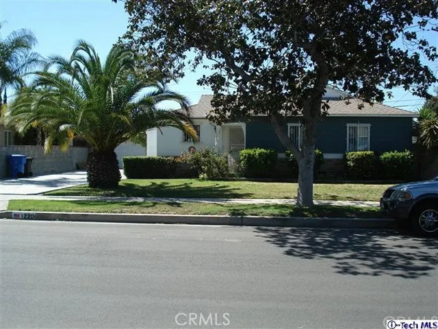 12206 Stagg Street, North Hollywood, California 91605