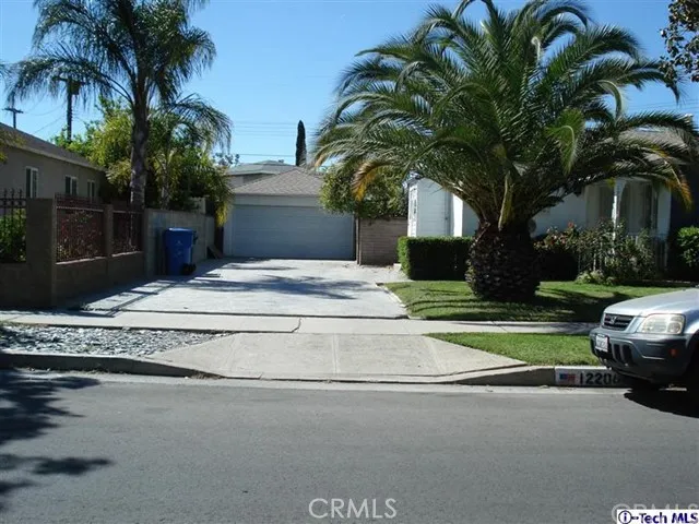 12206 Stagg Street, North Hollywood, California 91605